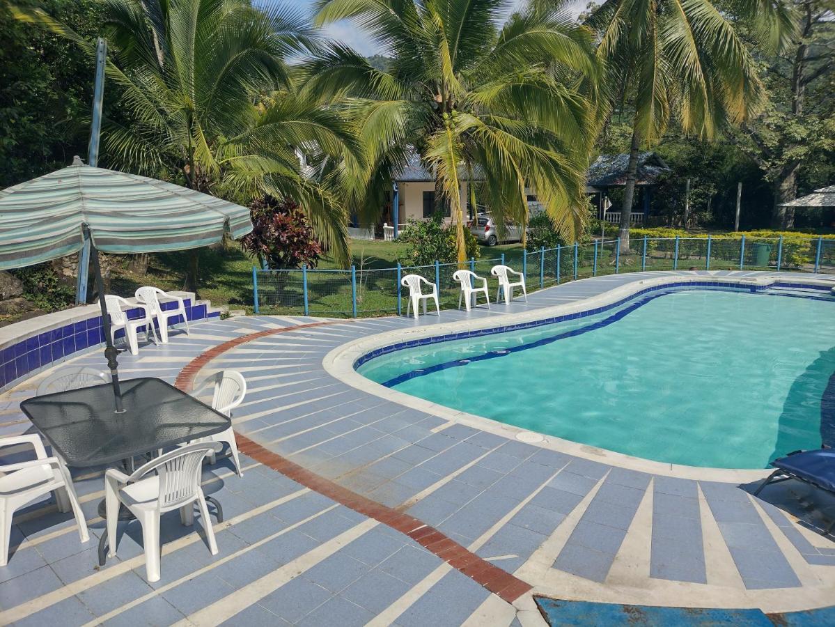 Hotel Campestre El Salitre Villeta Exterior foto