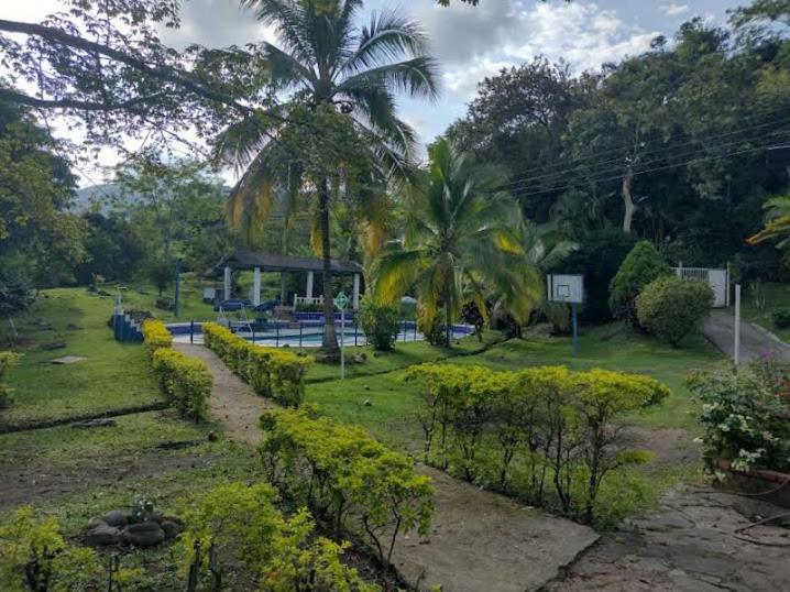 Hotel Campestre El Salitre Villeta Exterior foto